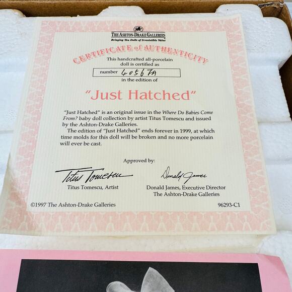 Ashton Drake Galleries Just Hatched Porcelain Doll 1997 Authentic Original New - Picture 2 of 10